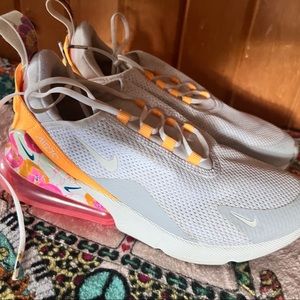 Nike shoes - size 7.5